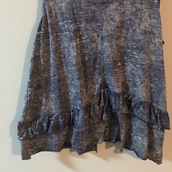 Vince Camuto blue spaced died sleeveless ruffle top in small - Picture 3 of 5